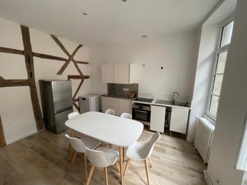 Cocina, Bel appartement en coeur de ville - 20 minutes du PAL in Moulins