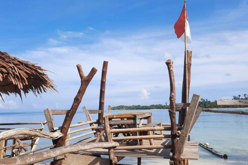 Prima Homestay Mentawai Mitra RedDoorz in Illa Mentawai