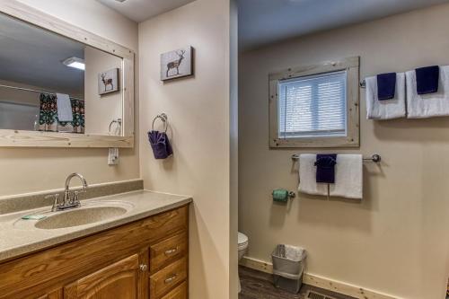 Whispering Winds Hot Tub Game Room WIFI 560 FREE tickets each paid day - image 14