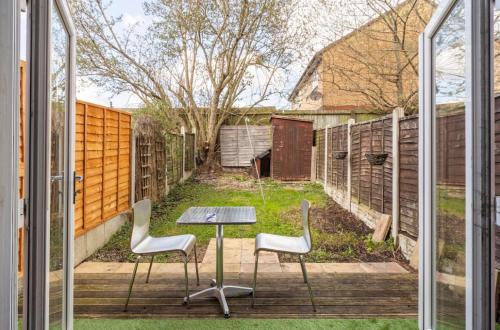 The Dudley Port - Long Stays Place gîte à louer Old Hill Railway Station