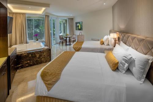 room detail thumbnail 1