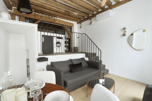 Apartment Saint Germain des Prés by Studio prestige, Париж