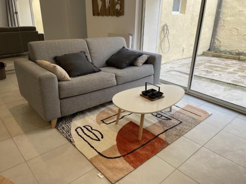 Appartement climatisé avec cour en centre ville - Location saisonnière - Carpentras