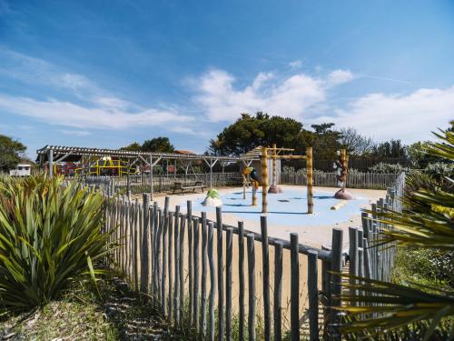 Camping 3 étoiles A La Corniche La Rochelle Angoulins