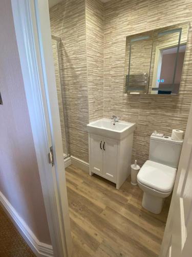 Double Room with Shower image 9
