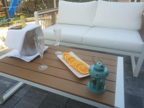 Studio Apartment image 6
