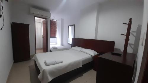 2 twin beds