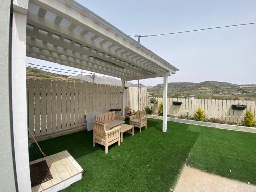 Fasiliti, צמרים סמר in Majdal Shams