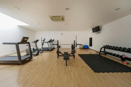 Cidadela - Luxury Apt with Pool - image 2