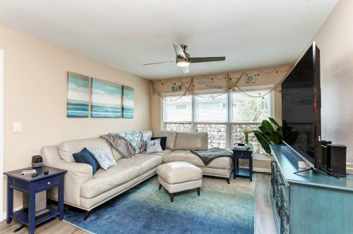 Anna Maria Island Sunshine Kiss Villa in Holmes Beach, USA