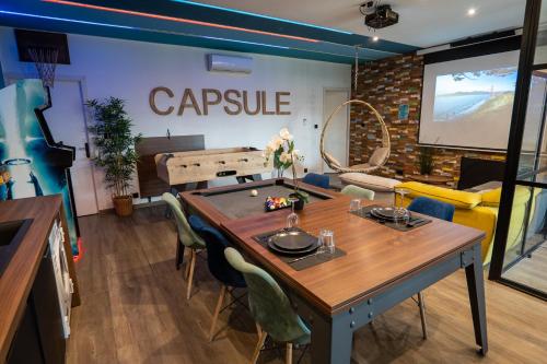 Szórakozási lehetőségek, Capsule Gaming balnéo & billard & babyfoot & sauna 2 chambres (Capsule Gaming balneo & billard & babyfoot & sauna 2 chambres) in Valenciennes