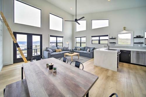Modern Davenport Home w/ Water View & Grill! in Davenport (WA)