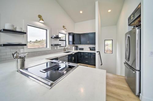Modern Davenport Home w/ Water View & Grill! in Davenport (WA)