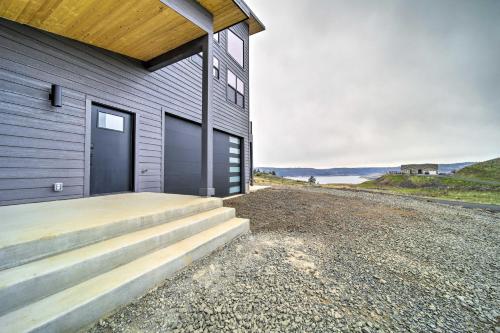 Modern Davenport Home w/ Water View & Grill! in Davenport (WA)