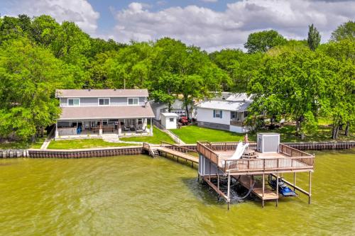 Lakefront Mabank Retreat with Dock and Boat House