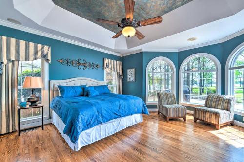 Dock and Fire Pit Mt Gilead Villa on Lake Tillery in อัลเบมาร์ล (NC)