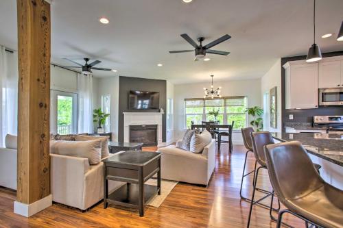 Waveland Abode with Patio, Walk to Beach! in Waveland, USA