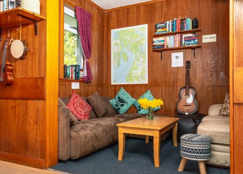 Inveraray Hostel in Saint Catherines