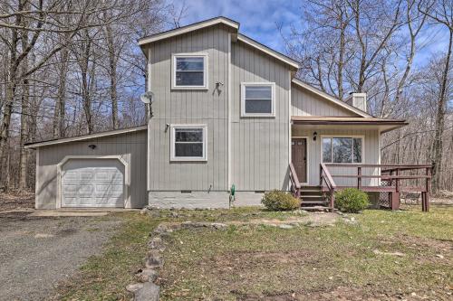 Tobyhanna Home with Gas Grill Less Than 2 Mi to Dresser Lake in Tobyhanna, USA