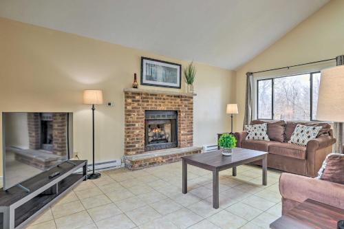 Tobyhanna Home with Gas Grill Less Than 2 Mi to Dresser Lake in Tobyhanna, USA