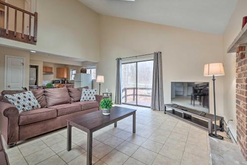 Tobyhanna Home with Gas Grill Less Than 2 Mi to Dresser Lake in Tobyhanna, USA