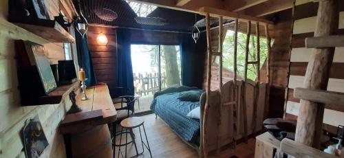 Cabane du Druide Domaine de Fangorn gîte à louer Glux-en-Glenne