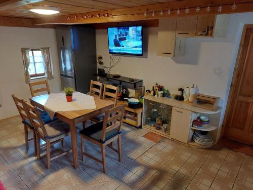 Roubenka u potoka Výprachtice (Roubenka u potoka Vyprachtice) in วีปราชทิส