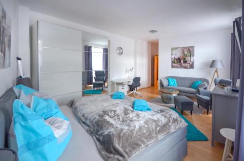 SweetHome - ruhig - große Küche, Balkon, Stellplatz, WiFi, Magdeburg (Foto 7)