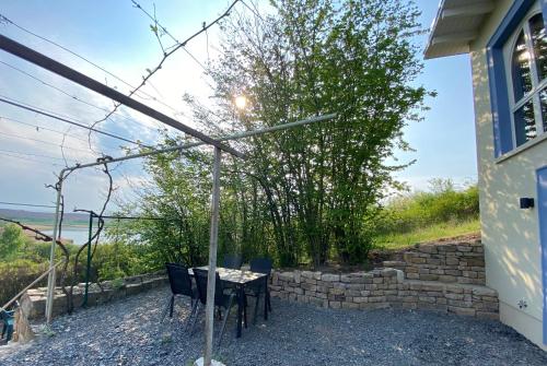 Weinbergshaus mit Blick auf's Wasser in Seegebiet Mansfelder Land