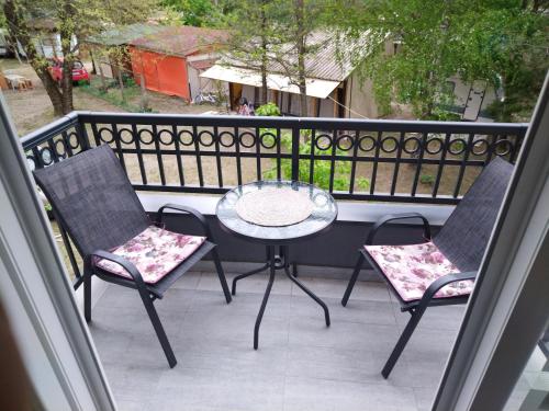 Apartman "N" Srebrno jezero in เวลิโค กราดิสเต