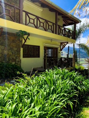 Jardí, Villa paloma in Constanza