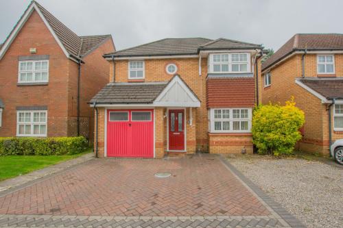 Modern 4 Bedroom Detached House in Cardiff