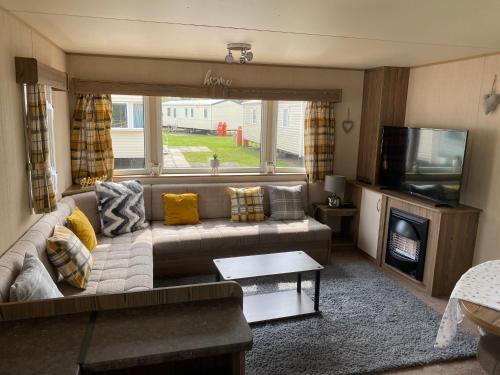 Haggerston Castle 6 Berth Caravan - Lakeside North 23