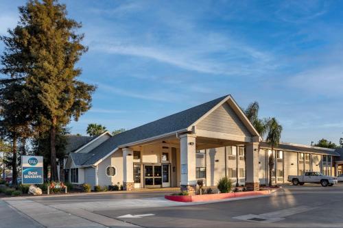 Exterior view, Best Western Town and Country Lodge in Tulare (CA)