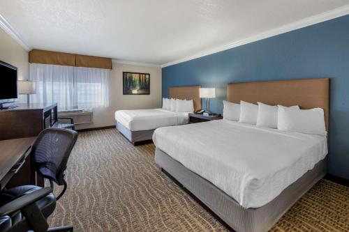 Queen Room with Two Queen Beds - Non-Smoking