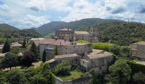 Gîte d'étape et de groupe du Clos Saint Roch chambre d'hôte Châteauneuf-du-Rhône
