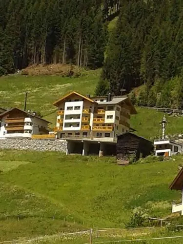 Holiday home in Kappl Paznauntal 42411 in Kappl, Österreich