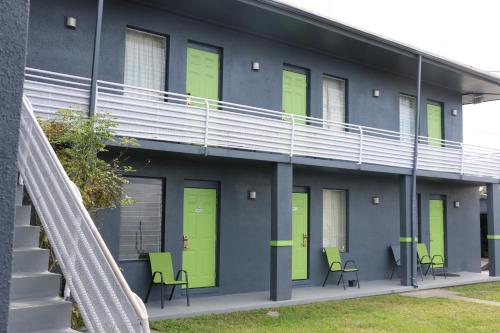Travel Inn Fort Pierce – Fort Pierce, FL