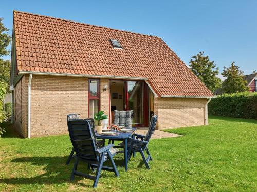  Wellness holiday home with sauna, near Goes, Pension in heinkenszand