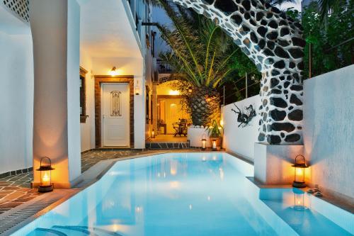 Swimmingpool, Galatia Villas Hotel in Santorini