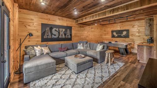 Aska Pines in Blue Ridge, USA