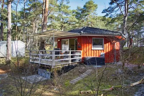 Ferienhaus Tipi 365 - strandnahes Ferienhäuschen mit Terrasse und kostenfreier Nutzung des AHOI!-Schwimmbades in Sellin in Göhren, Deutschland