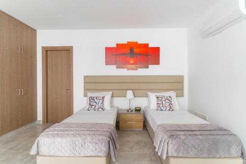 Aretousa Dyo by Prestige Bookings - image 3