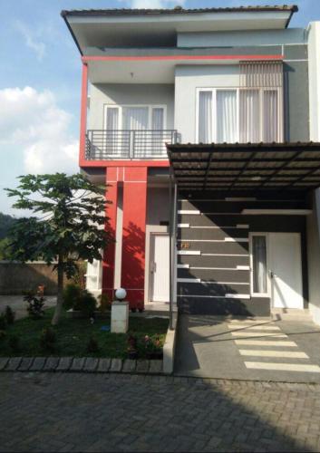 Mutiara Regency F10 3BR