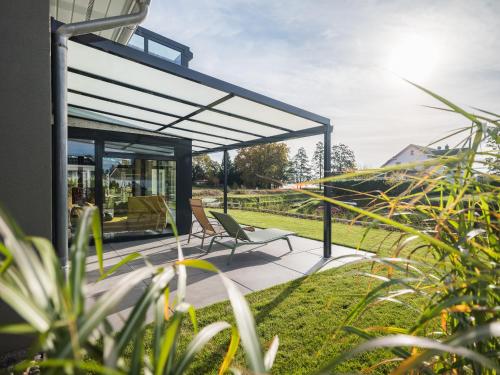 Luxus Ferienhaus für 8 Personen am See inkl. Boot in Krakow am See, Deutschland