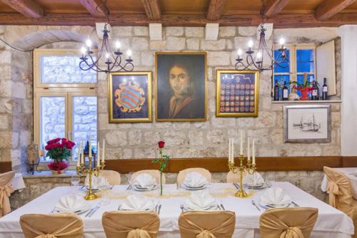 餐廳, Bed&Breakfast Sorgo Palace in 斯通