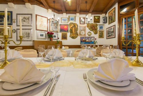 餐廳, Bed&Breakfast Sorgo Palace in 斯通