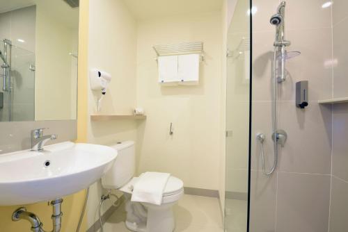 Bathroom, Hop Inn Hotel Cebu City in Cebu