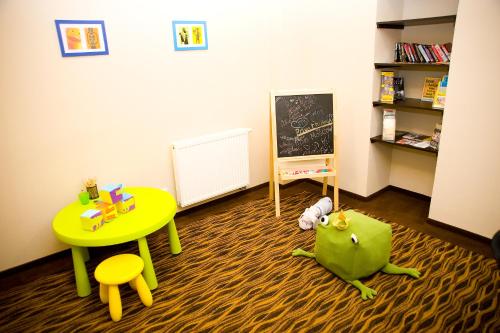 1.Republic Hotel - image 4