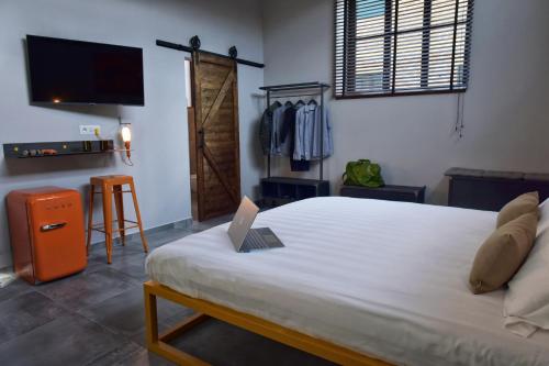 GARAGE47 Storica Officina Meccanica LOFT B&B iN PIENZA 4